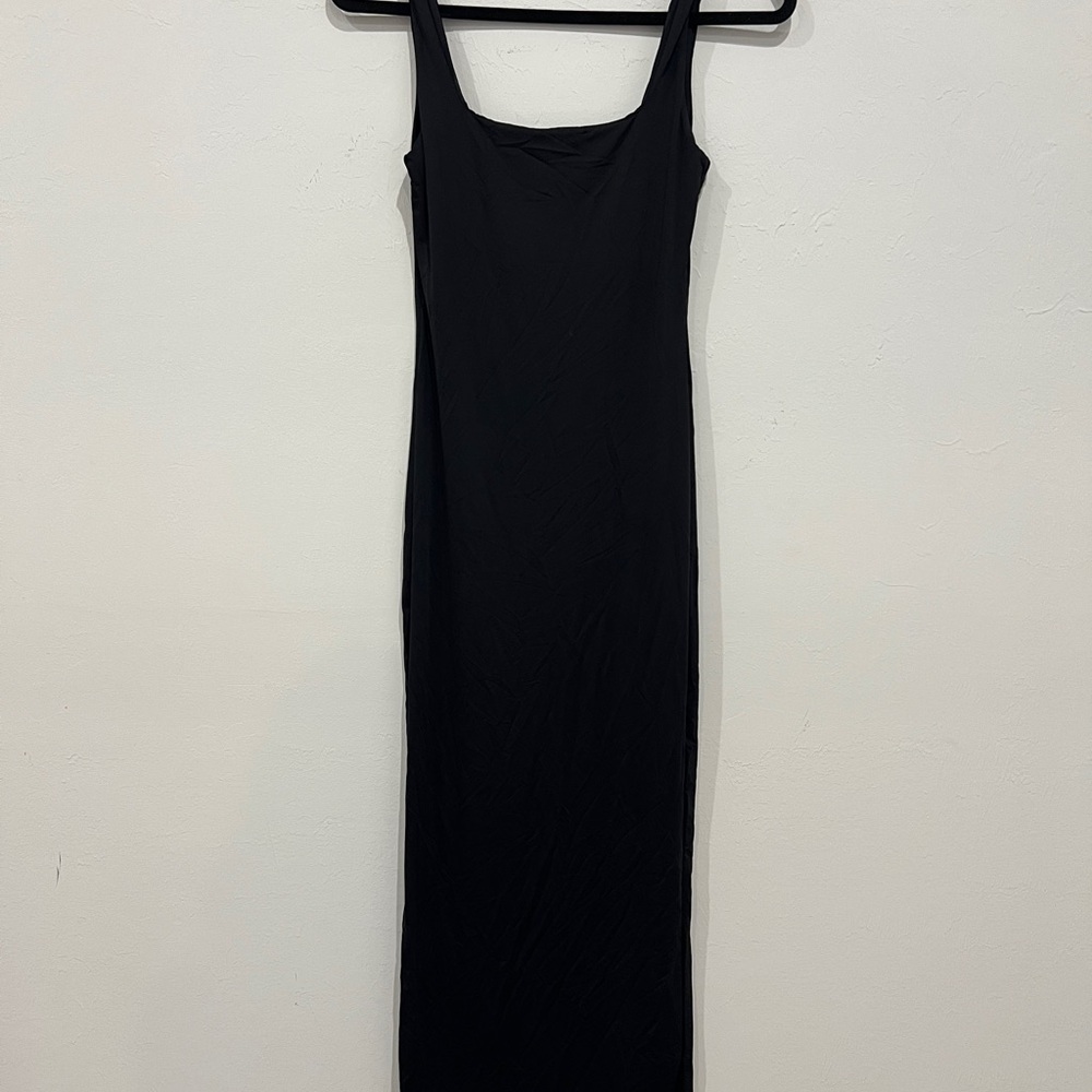 Elegant Black Sleeveless Dress
